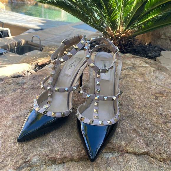 Tan/Black authentic Valentino Garavani rockstud pumps heels that banging combo ! - Picture 2 of 11